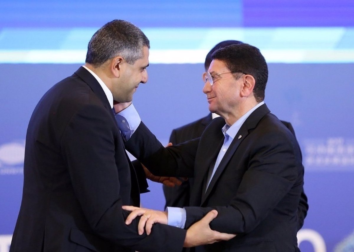 En medio de su conflicto institucional se reúne la OMT